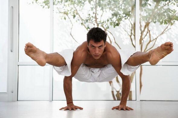 Εκτός από την απώλεια βάρους, η power yoga δημιουργεί όμορφο μυϊκό ορισμό